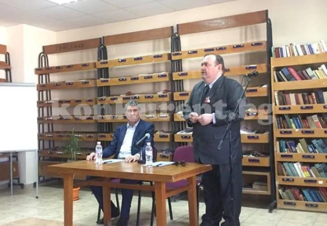 Шефът на читалищата дойде за форум във Враца