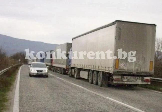 Нова катастрофа на ТИР на път Е79 създава ядове на шофьорите