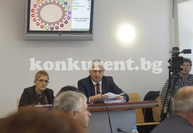 Свикаха извънредна сесия в Мездра, оправят грешка от предната