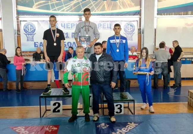 2 титли и бронз за борците на Надежда 2014