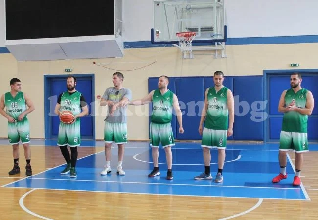 Ботев 2012 мачка в първа дивизия на НАЛБ