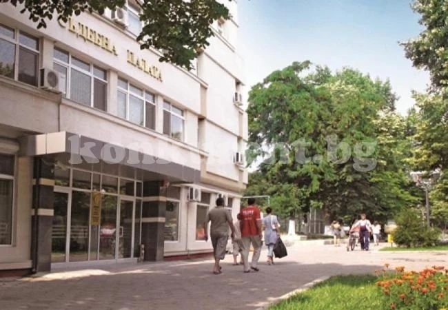 Районният съд в Бяла Слатина си търси човек за...