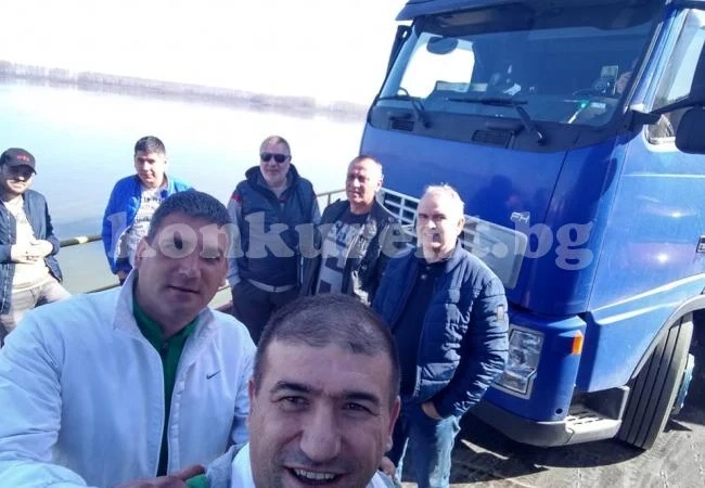 Фенове от Враца подкрепиха Ботев при загубата в Крайова
