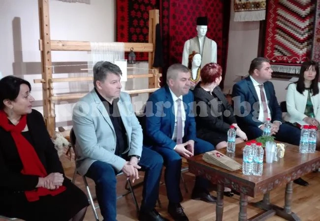 Носят чипровски стан в народното събрание