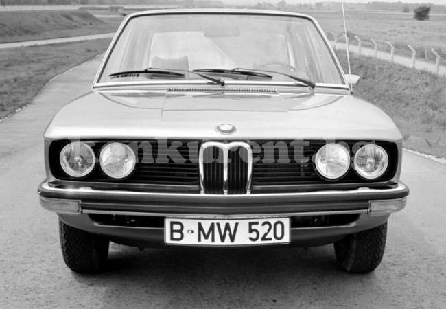 Собственик спори вече почти половин век с BMW заради автомобил (СНИМКИ)