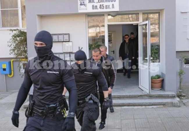 Опасни връзки: Любовната афера на дознателката Розалия с Владо Боклука докарала инфаркт на баща ѝ