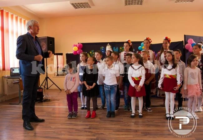 „Празник на буквите“ дари ученици с четмо и писмо
