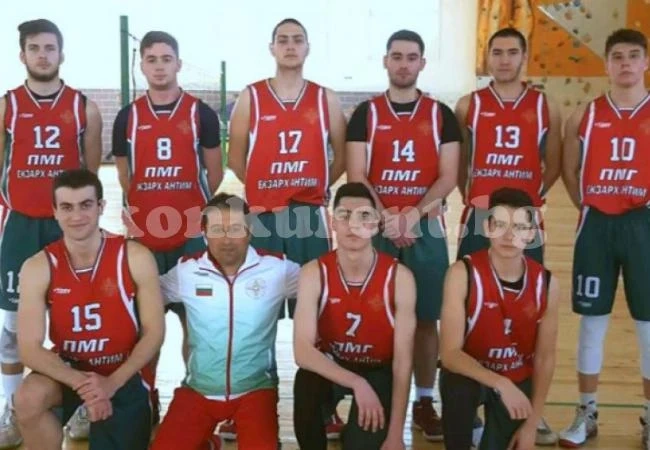Баскетболистите на Ракаджиев се класираха за финали