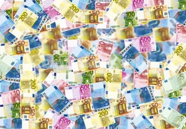 Мъж укри 290 000 евро в кухините на автобус по линията Сърбия-България