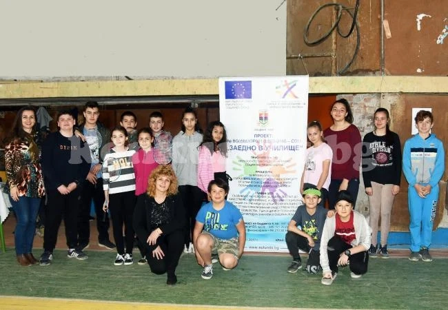 Бадминтонисти от Лом доминираха на областното