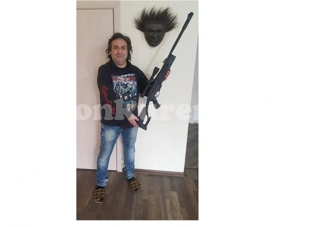 Сватбен фотограф заплаши премиера с убийство във фейсбук, пушката му - пластмасова (ОБЗОР)