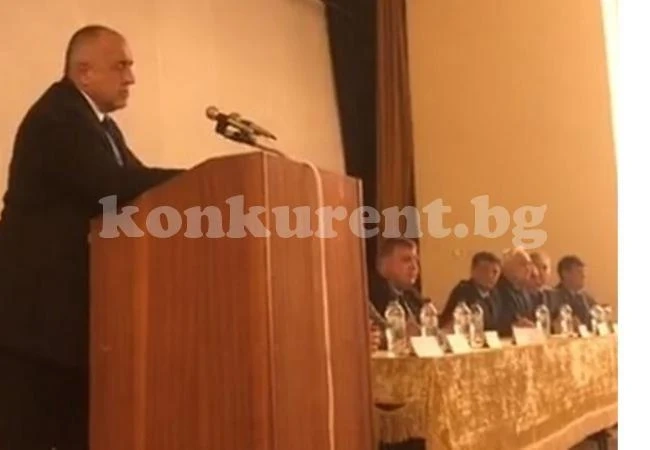 За 6 май университет за пилоти, Борисов чака авиокомпаниите да му плащат (Обзор)