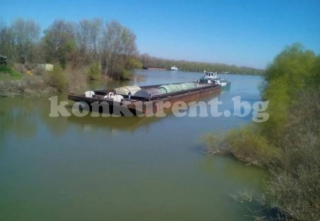 Продава се шлеп за превоз на товари