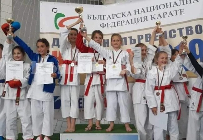 Шест отличия за каратеките на Монтана 2017 от държавното в София