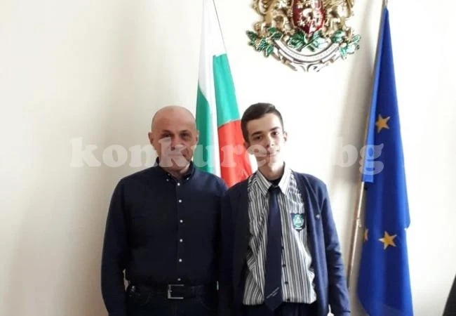 Момче от Мездра стана вицепремиер СНИМКИ