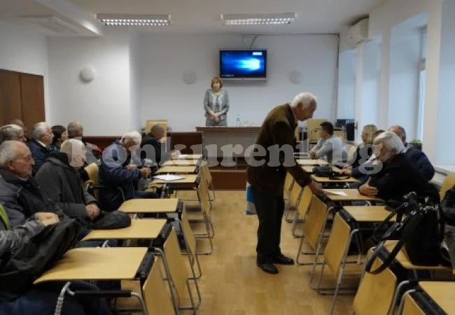 Семинар събра пчелари в Мездра