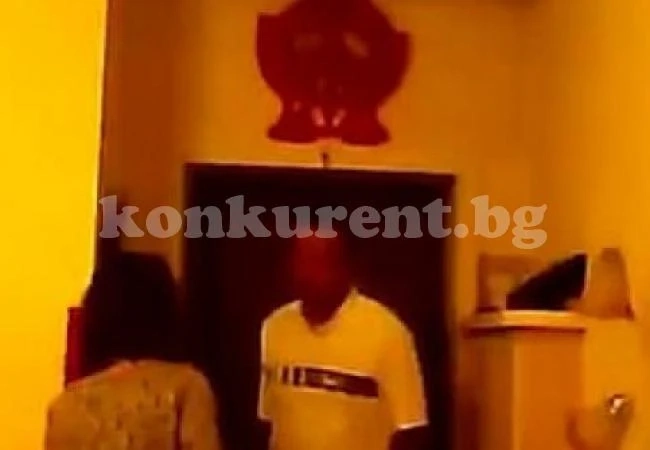 Мъж забрави включена камера вкъщи и спипа съпругата си с любовник (ВИДЕО)
