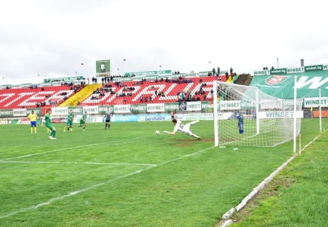 Ботев би Верея само с 5:0, дебют за Русинов в Първа лига /Снимки/