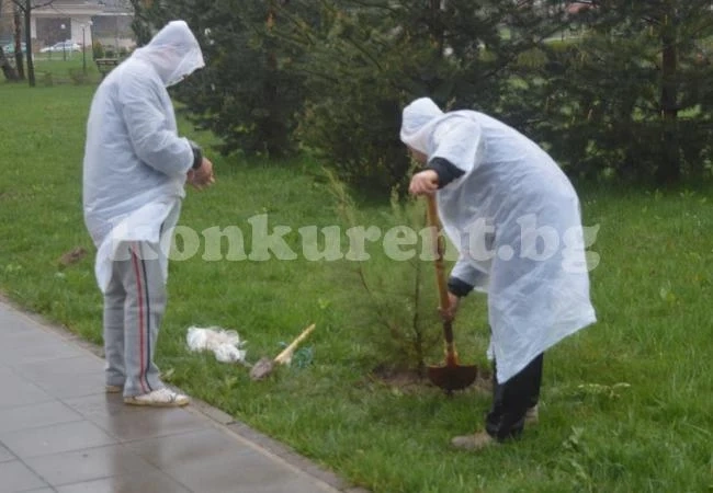 Дъждът не уплаши почистване на Вършец СНИМКИ