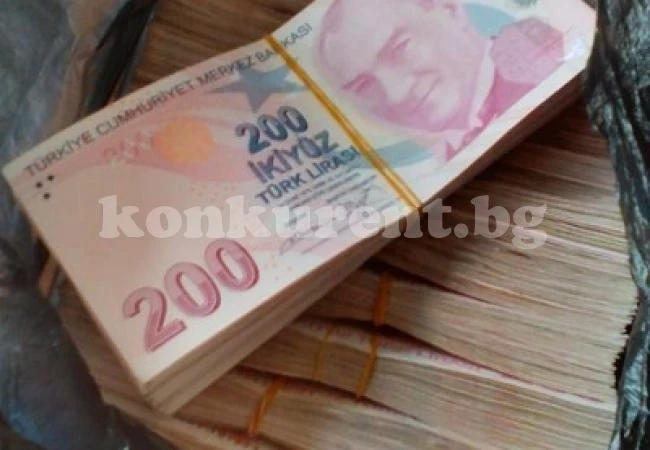 Жена опита да пренесе недекларирани 333 200 турски лири през \