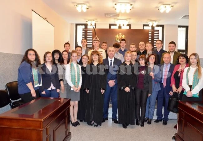 Открит урок за Търновската конституция се проведе във Видин