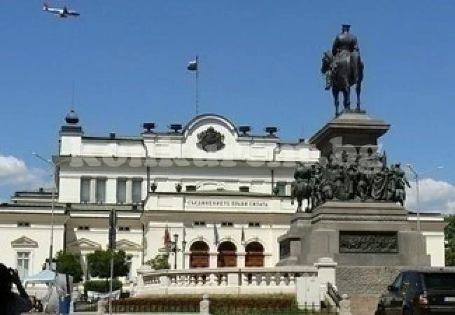Парламентът реши: Откриват висше военновъздушно училище в Долна Митрополия