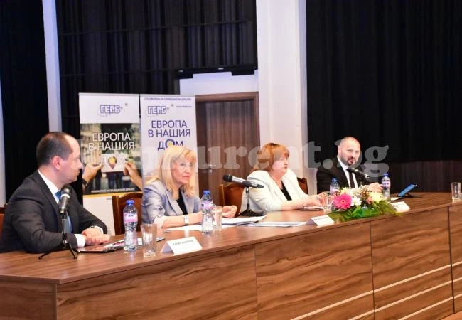 Министър Аврамова каза във Враца кога започват пътя Мездра - Ботевград