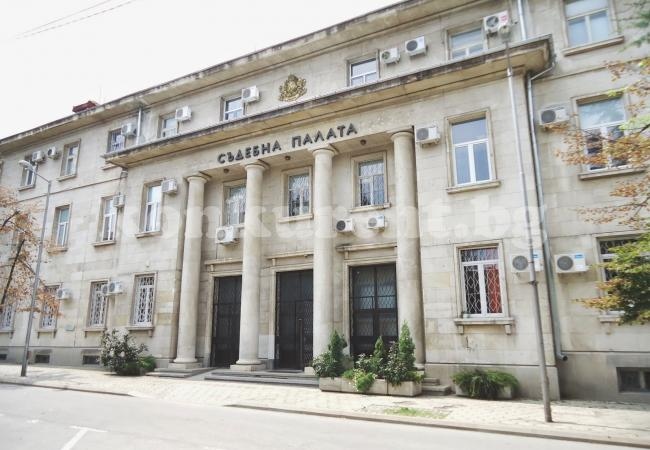 Три дами искат да са пресаташе на окръжния съд във Враца