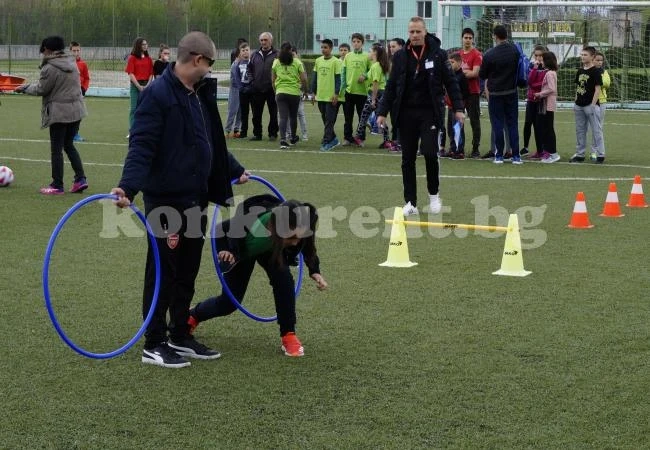 Пролетен празник събра децата на Мездра