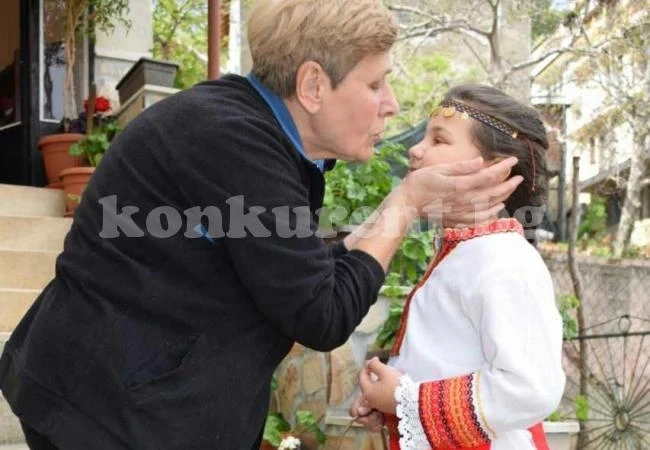 Лазарки тръгнаха и във Враца СНИМКИ
