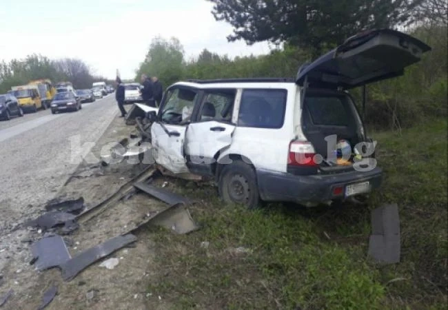6 коли в карамбол с ранени на пътя СНИМКИ