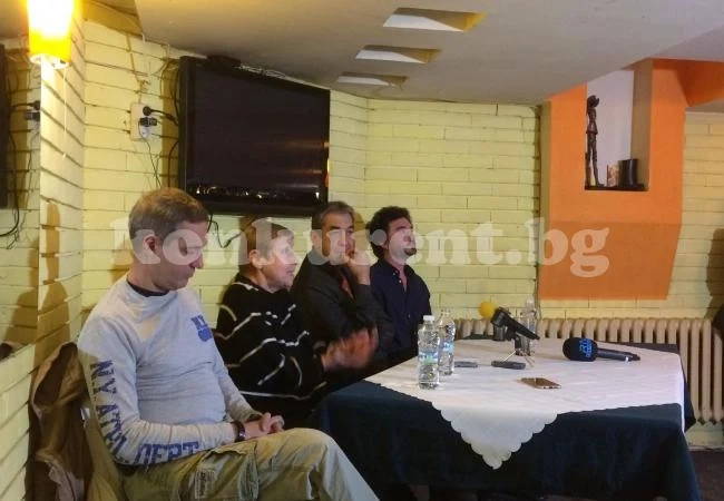 Поканиха на премиерата на „За светлото, което бе“
