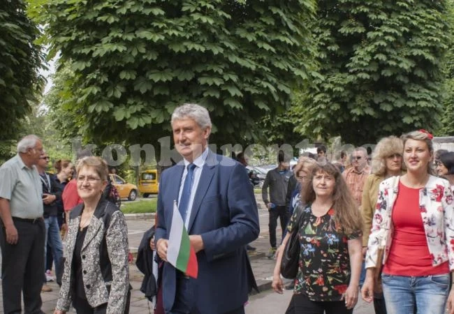 Богата е програмата на майските празници в Мездра – виж програмата