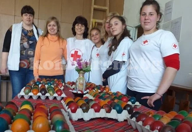Боядисаха 300 яйца в Мездра, дават ги на...