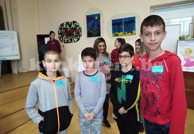 Ученици и родителите говориха за бизнес в клас СНИМКИ