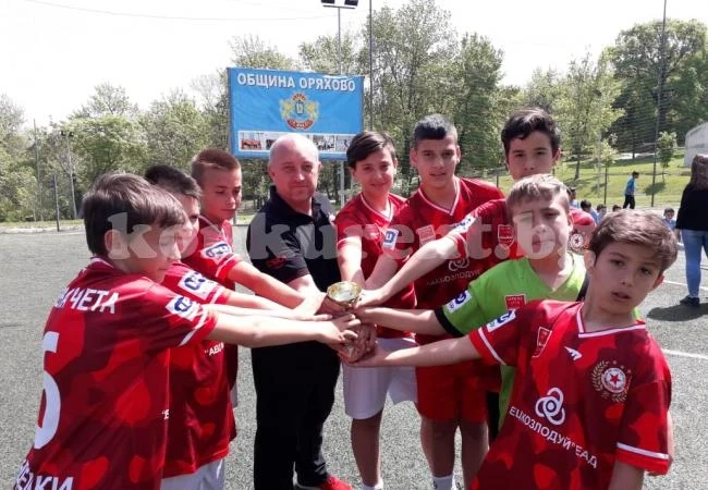 Купата е „червена“, малките четници я отнесоха в Козлодуй