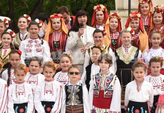 Поздравиха ломчани за Великден