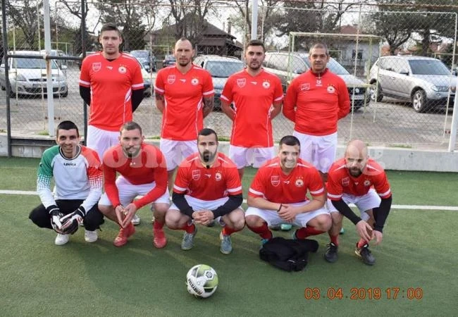 ЧЧ Радецки мачка с 10:3, Мизия надви и Атомик