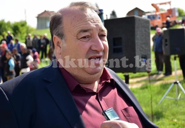 Васко Спасов: Ще се справим и по-рано с ремонта на пътя СНИМКИ