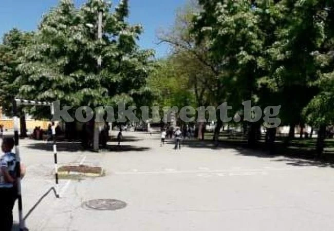 Облагородяват района на НУ „Св. Софроний Врачански“