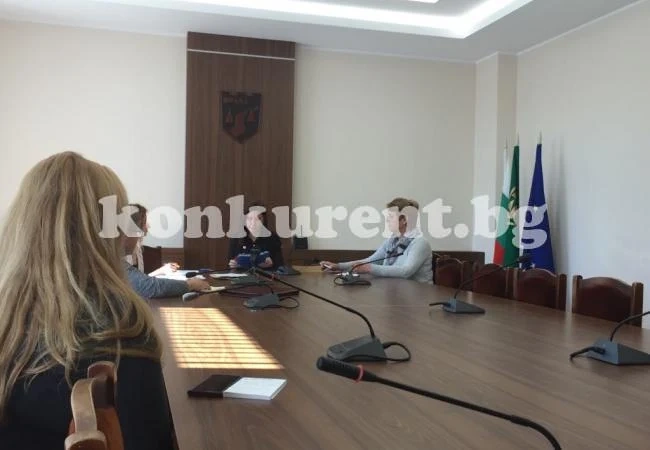 Отвориха офертите на кандидати за обществена поръчка за...