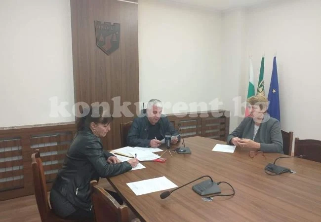 Външна фирма иска да чисти пътищата във Враца за 150 бона