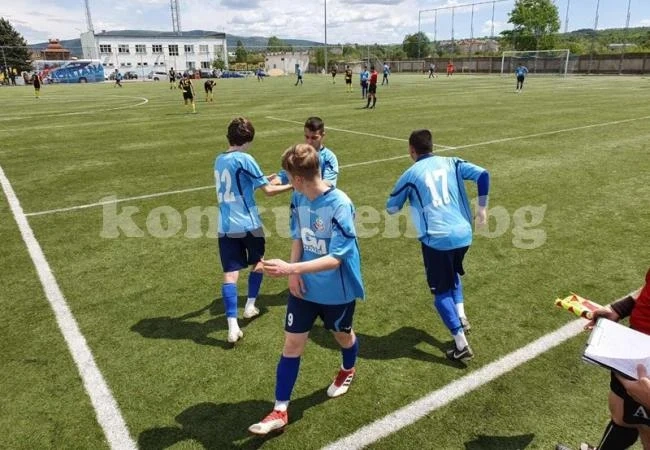Изпадащите и шампионът в U17 са ясни 3 кръга преди края