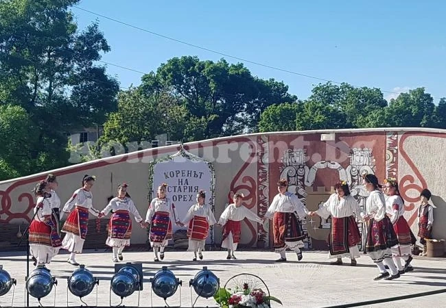 В Оряхово проведоха второто издание на „Коренът на стария орех“ СНИМКИ