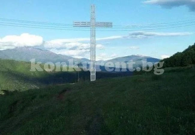 10-метров метален кръст пази селото на Св. Иван Рилски