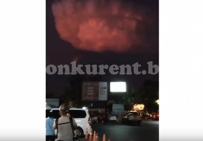 Дарън снима небето над Пукет, но улови нещо, което шокира всички (ВИДЕО)