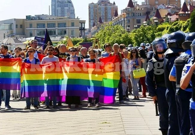 След 6 г. пауза: за първи път гей парад в Москва