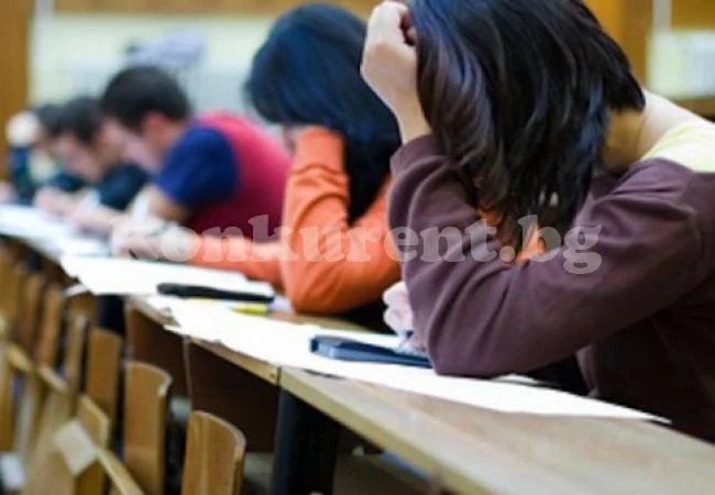 Бръмбари изпушват в ушите на зрелостници