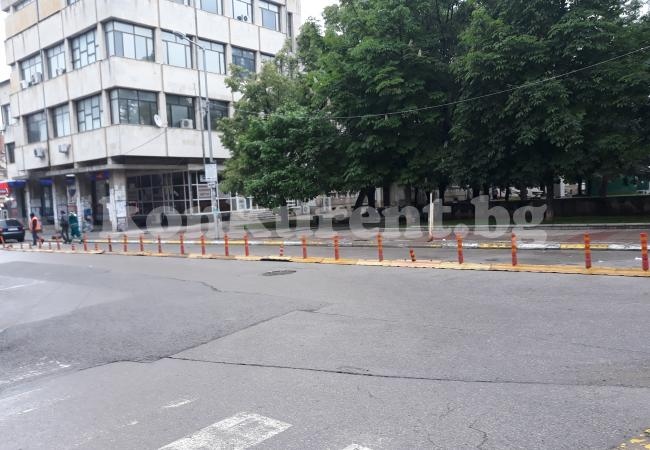 Изненада за шофьорите в центъра на Враца СНИМКИ