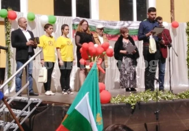 Депутат награди участници в патриотичен конкурс